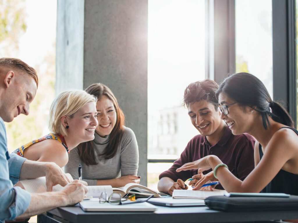 Ett roligt och annorlunda sätt att lära känna varandra bättre och öva på tänkbara, och otänkbara, scenarion.